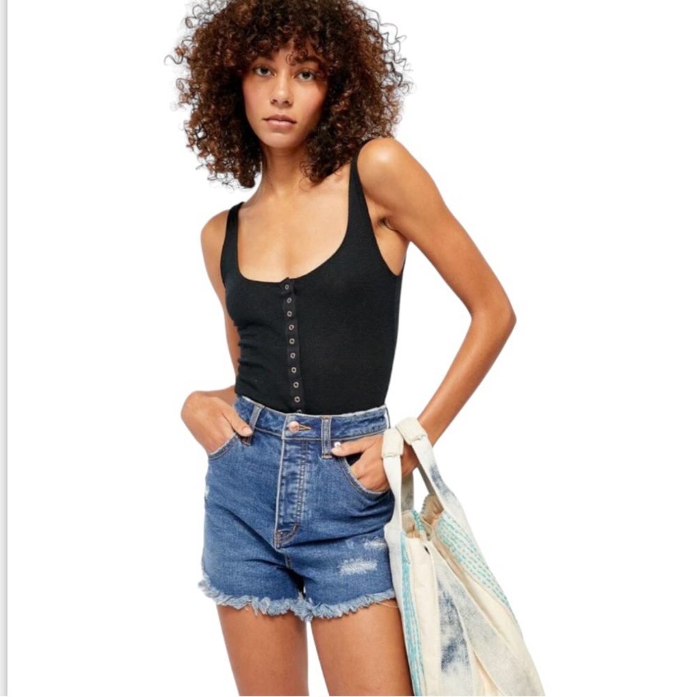 We The Free People 26 (US 2) Curvy High Rise Denim Shorts Women’s Distressed